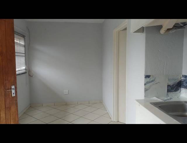 1 BEDROOM APARTMENT FOR SALE IN RANDFONTEIN CENTRAL